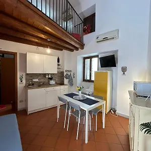 https://vuccirias-house.palermohotels.org